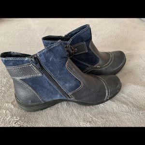 Navy blue leather and suede booties